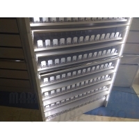 Сигаретный синхронный шкаф с восьмью уровнями полок с подсветкой