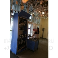  Пример стеллажа с рольставнями для магазина