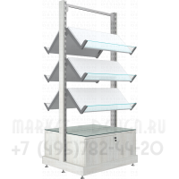 Островной торговый стеллаж с наклонными полками и тумбой с распашными дверками