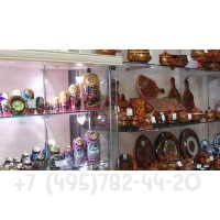 Стеклянная полка витрины фото