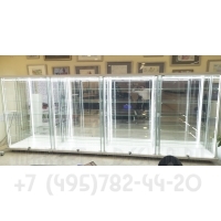 Стеклянные витрины с подсветкой фото