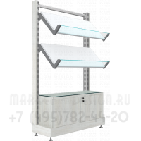 Торговый пристенный стеллаж без стенки с наклонными полками и тумбой