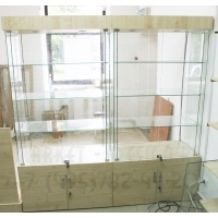 Витрина для магазина косметики 